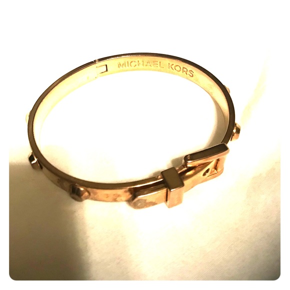 Rose gold Michael kores Bracelet. - Picture 4 of 6